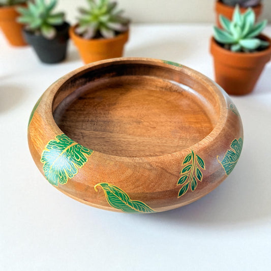 Hariyali Wooden Fruit Bowl – Handpainted Tropical Leaf Design