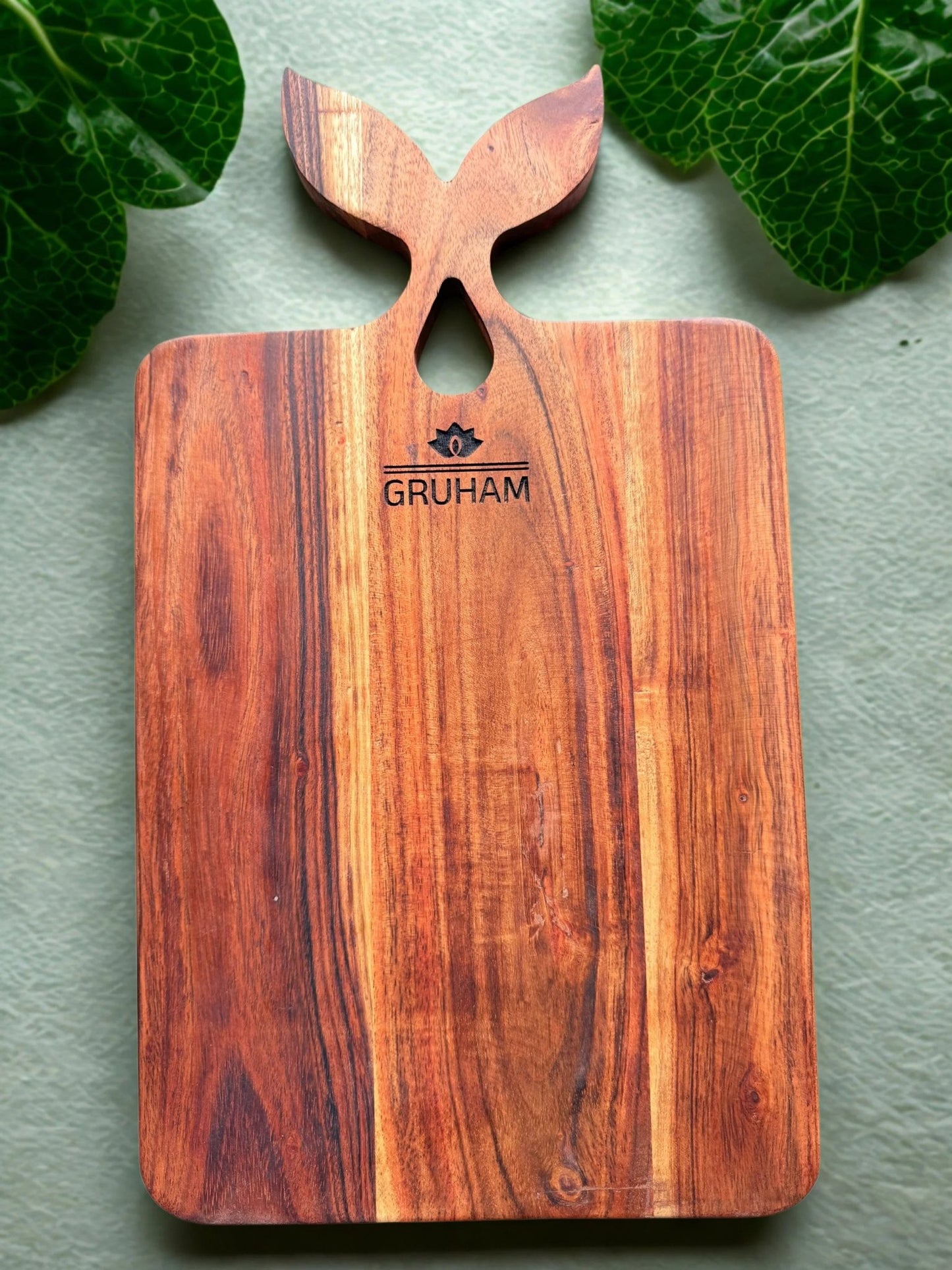 Leaf Grace Handle Wooden Cutting Board - gruham