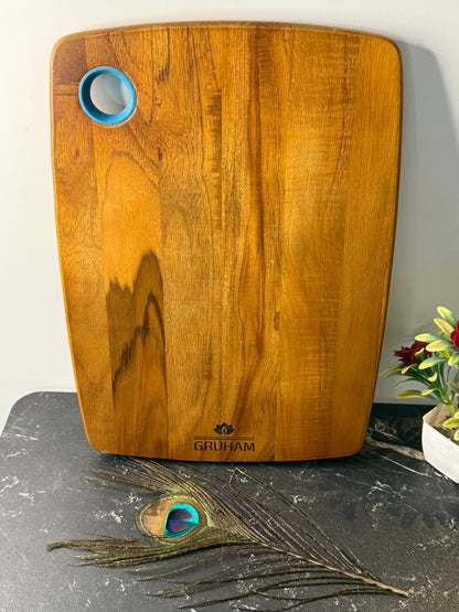 16mm thick handcrafted Sagwan cutting board from GRUHAM with solid build