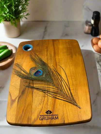 Close-up of rounded corner on GRUHAM Teakwood Cutting Board – hand-finished edge