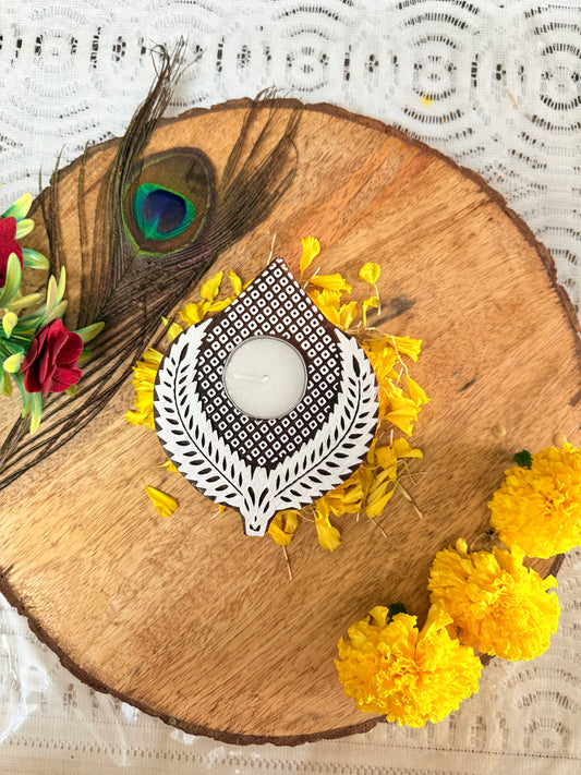 GRUHAM Leaf Shaped Wooden Candle Holder - Handcrafted Eco-Friendly Natural Decor Piece
